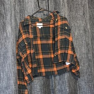 American Eagle Outfitters Black Plaid Button-Front Hooded Shacket